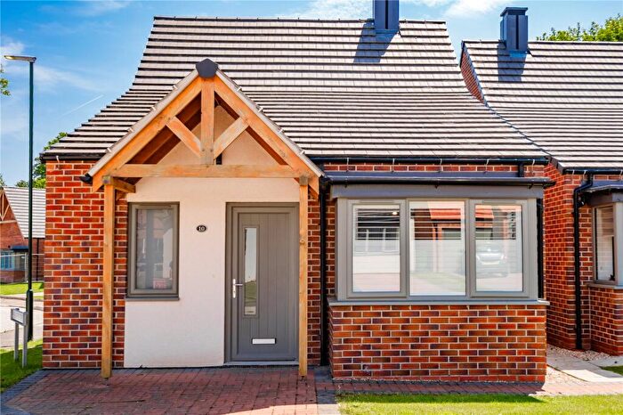 2 Bedroom Bungalow For Sale In Kings Park Road, Grimsby, Lincolnshire, DN33