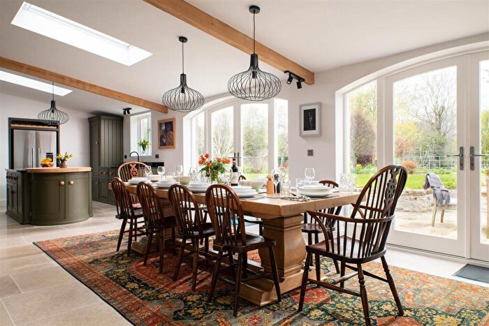 5 Bedroom House To Rent In Ashford-In-The-Water, Bakewell, DE45