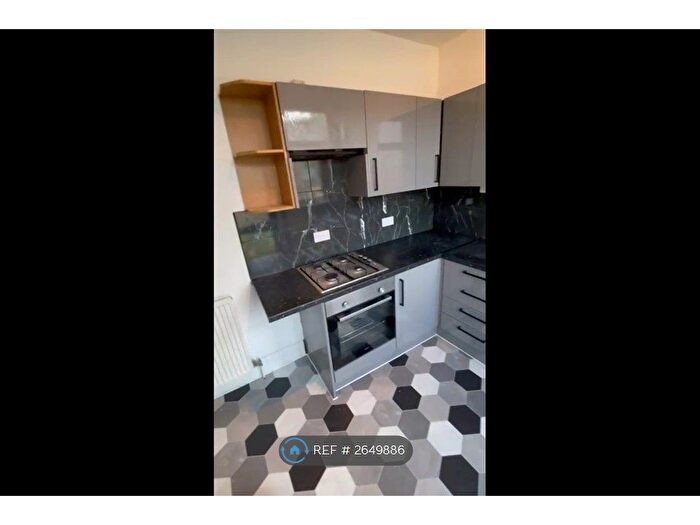 2 Bedroom End Of Terrace House To Rent In Grisedale Avenue, Huddersfield, HD2
