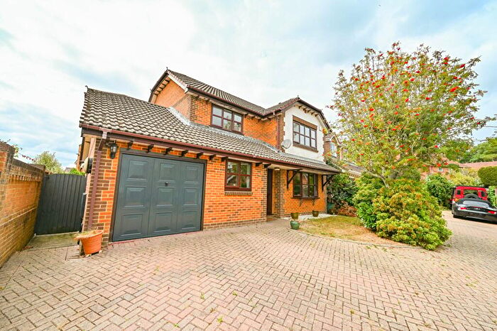 4 Bedroom Detached House For Sale In Sorrel Gardens, Broadstone, BH18