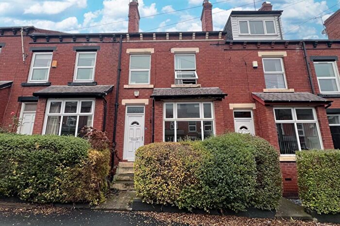 6 Bedroom Terraced House For Sale In Hessle Terrace, Leeds, LS6