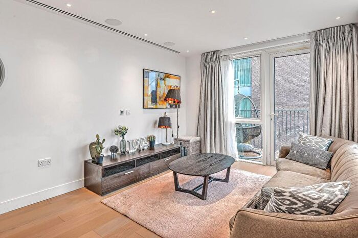 1 Bedroom Flat For Sale In Lockside House, Chelsea Creek, Fulham, SW6