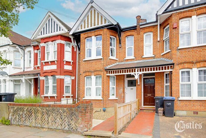 3 Bedroom Terraced House To Rent In Park Avenue, Palmers Green, N13