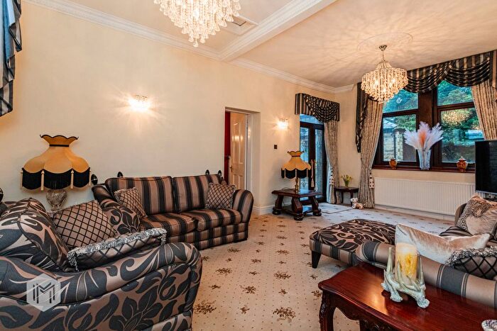 3 Bedroom Bungalow For Sale In Sharples Hall Drive, Bolton, Greater Manchester, BL1
