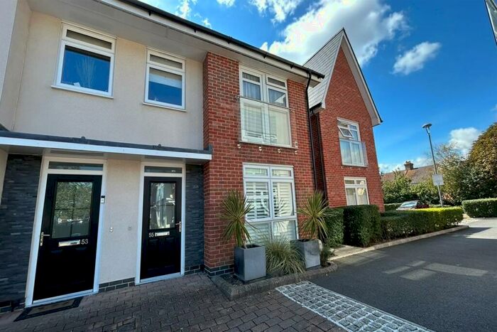 3 Bedroom Terraced House To Rent In Poole, BH15