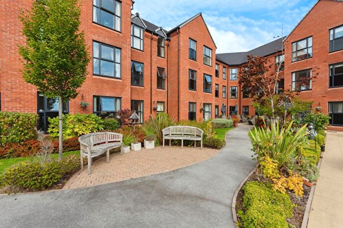 2 Bedroom Apartment For Sale In Clive Road, Redditch, B97