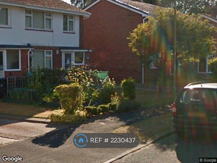 2 Bedroom Flat To Rent In Charnwood Crescent, Chandler's Ford, Eastleigh, SO53