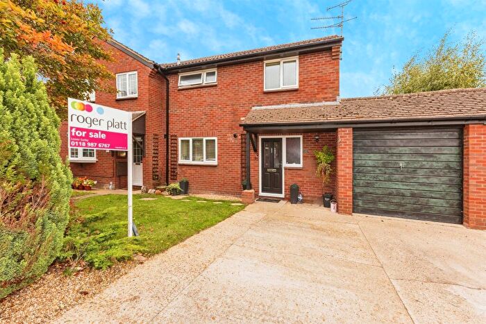 3 Bedroom Semi-Detached House For Sale In Easington Drive, Lower Earley, Reading, RG6