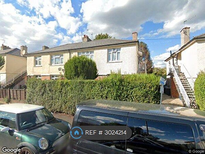 2 Bedroom Maisonette To Rent In Cedar Grove, London, W5