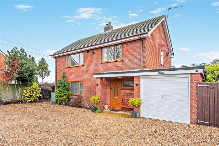 4 Bedroom Detached House For Sale In Copnor Close, Woolton Hill, Newbury, Hampshire, RG20