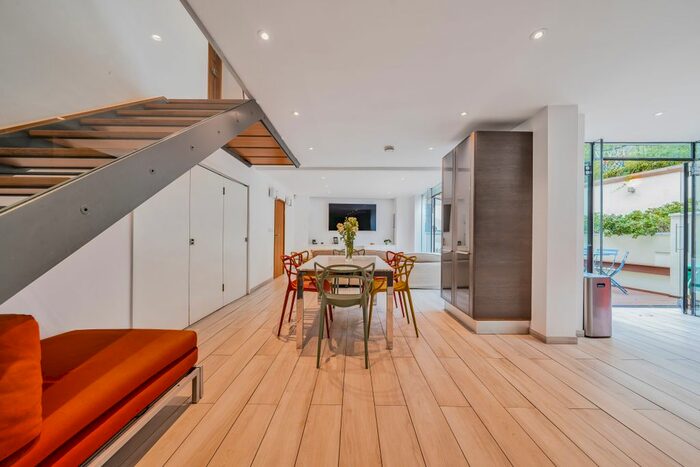 2 Bedroom Detached House To Rent In Billing Road, Chelsea, London, SW10