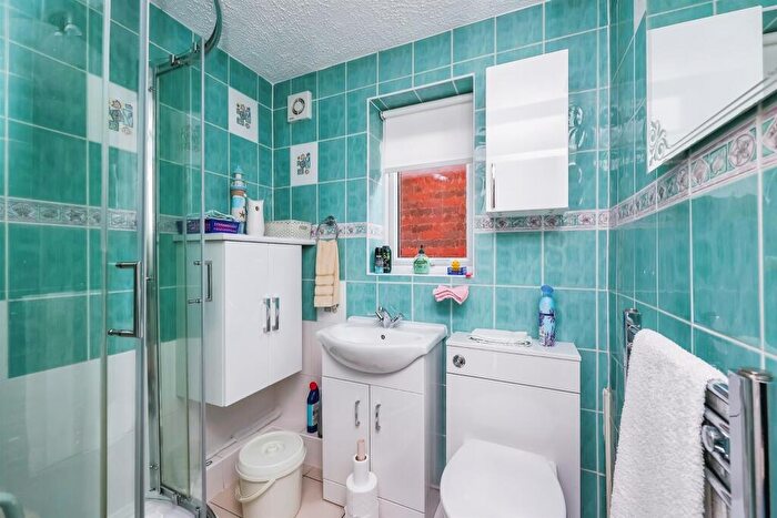 2 Bedroom Detached Bungalow For Sale In Brookhill Leys Road, Eastwood, Nottingham, NG16