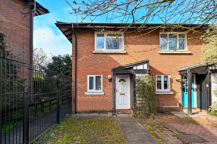 1 Bedroom Semi-Detached House To Rent In Bonner Hill Road, Kingston, Kingston Upon Thames, KT1