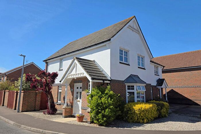 3 Bedroom Semi-Detached House For Sale In Crabs Croft, Braintree, CM7