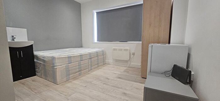 Studio To Rent In Lansbury Drive, Hayes, UB4
