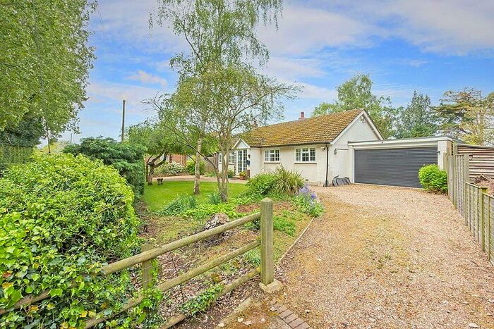 3 Bedroom Bungalow For Sale In Wetham Green, Upchurch, Sittingbourne, ME9