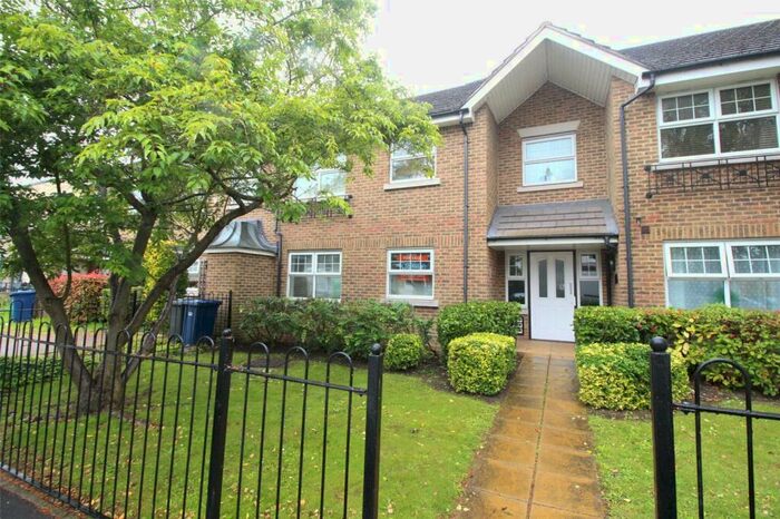 2 Bedroom Apartment To Rent In Lancaster Road, New Barnet, EN4