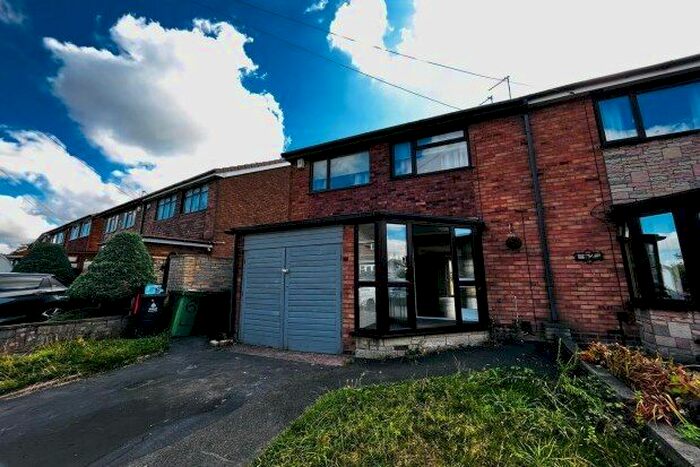 3 Bedroom Property To Rent In Broadwaters Road, Wednesbury, WS10