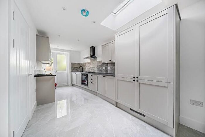 6 Bedroom Semi Detached House To Rent In Oak Gardens, Edgware, HA8