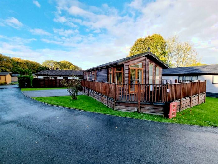 2 Bedroom Chalet For Sale In Willow Bay Country Park, Whitstone, EX22