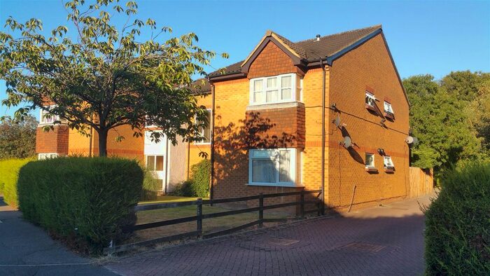 Studio To Rent In Abbotswood Way, Hayes, UB3