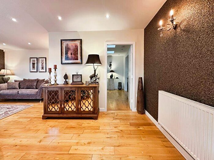 3 Bedroom Bungalow For Sale In Fulwood Close, Bury, BL8