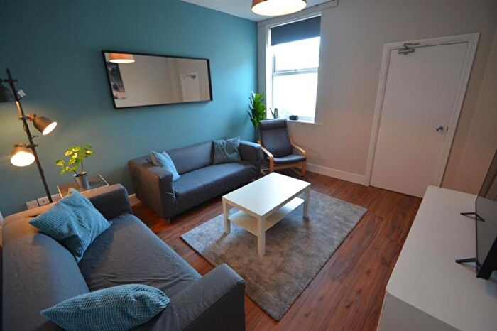 5 Bedroom Terraced House To Rent In Windsor Street, Beeston, NG9