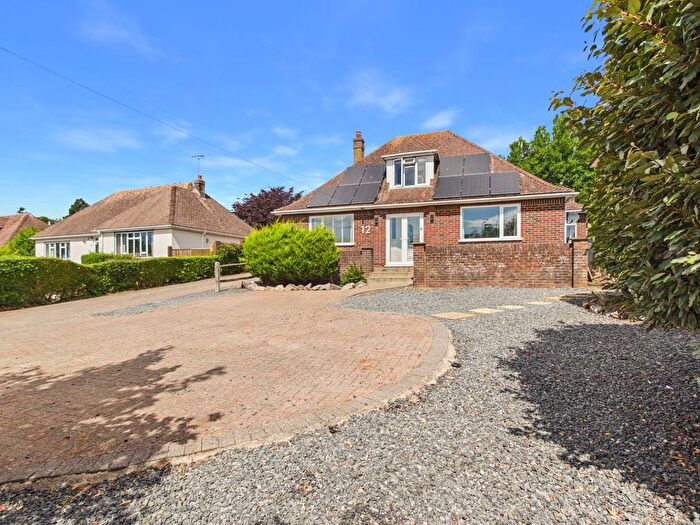 3 Bedroom Chalet For Sale In Woodland Avenue, High Salvington, Worthing, BN13
