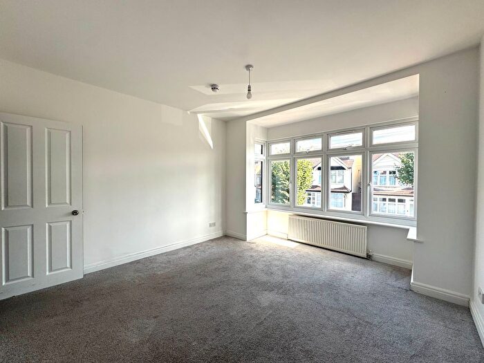 2 Bedroom Flat To Rent In Galpins Road, Thornton Heath, CR7