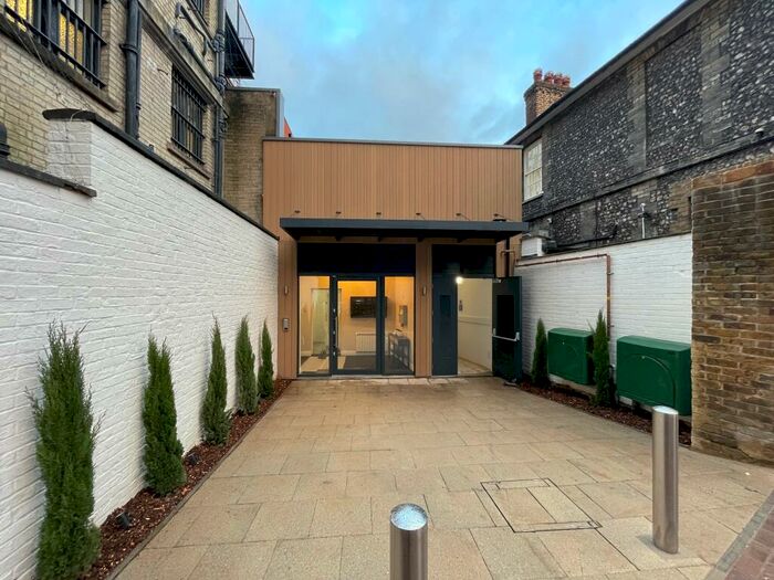 1 Bedroom Apartment To Rent In Park Street, Maidenhead, Berkshire, SL6