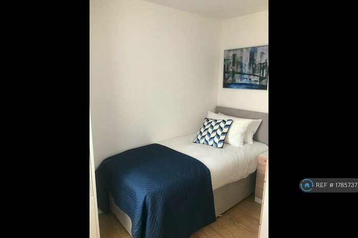 2 Bedroom Flat To Rent In Arrowhead House, Luton, LU4