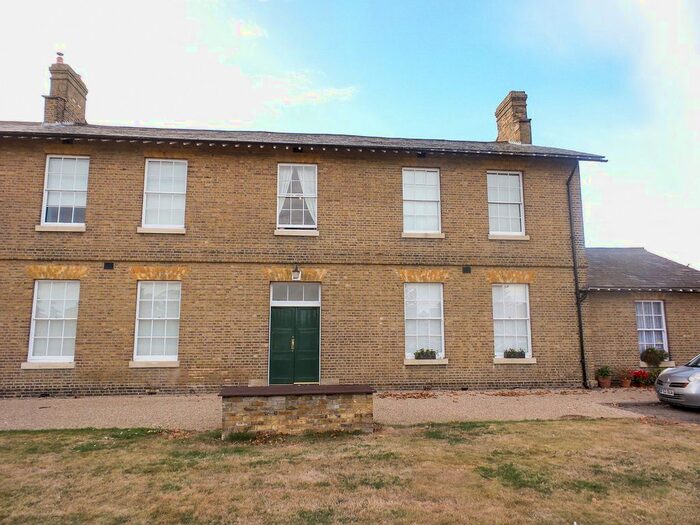 2 Bedroom Flat To Rent In Horseshoe Crescent Shoebury Garrison, Shoebury SS3