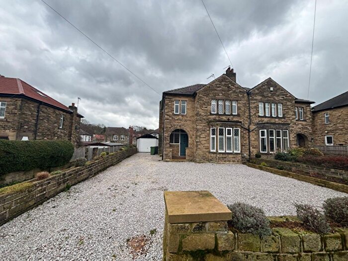 3 Bedroom Semi Detached House For Sale In Broadgate, Huddersfield, HD5