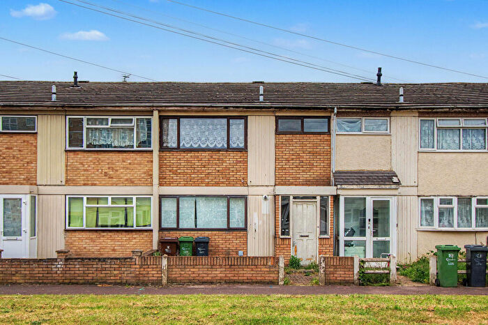 3 Bedroom Terraced House For Sale In Bell Farm Avenue, Dagenham, Essex, RM10