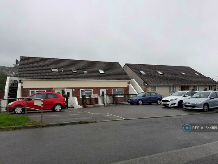 1 Bedroom Flat To Rent In Wallace Road, Bodmin, PL31