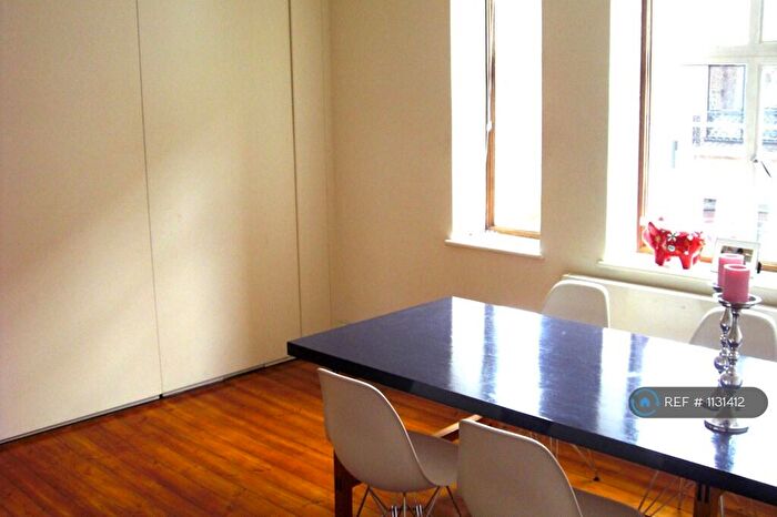 2 Bedroom Flat To Rent In Broadway Court, London, N8