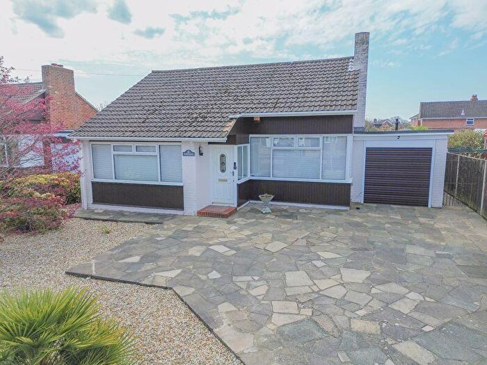 3 Bedroom Detached Bungalow For Sale In Admirals Road, Southampton, SO31