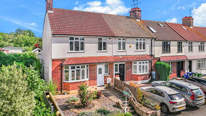3 Bedroom End Of Terrace House For Sale In Rectory Road, Grays, Essex, RM17