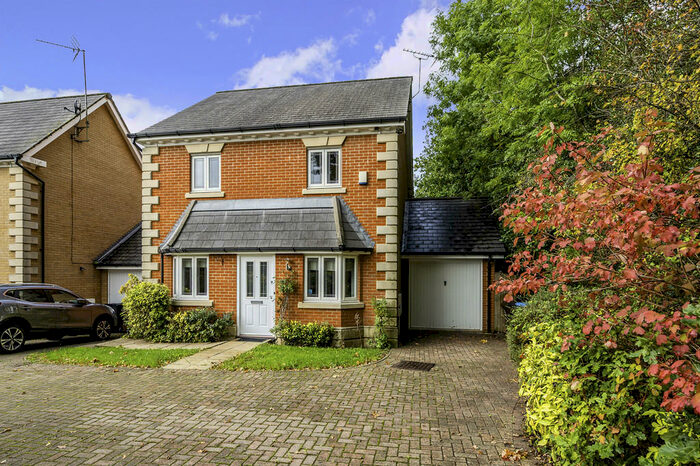 3 Bedroom Detached House To Rent In Juniper Close, Oxted, RH8