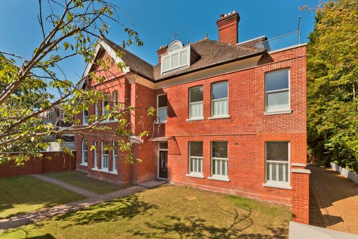 4 Bedroom Flat To Rent In Leverton, St. Georges Avenue, Weybridge, KT13