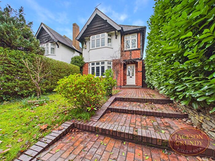 3 Bedroom Detached House For Sale In Wellingborough Road, Northampton, NN3