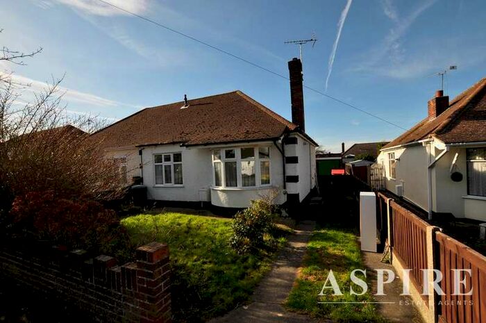 2 Bedroom Semi-Detached Bungalow To Rent In Southwold Crescent, Benfleet, SS7