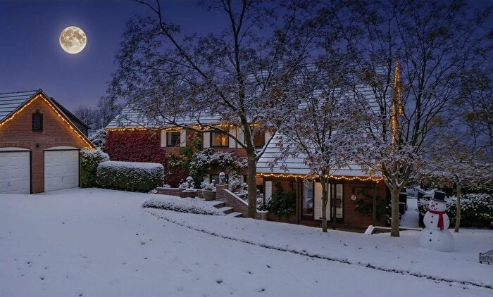 5 Bedroom Detached House For Sale In Priory Close, East Farleigh, ME15