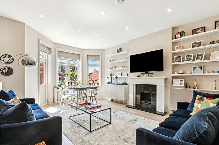 3 Bedroom Flat For Sale In Lauderdale Road, London, W9