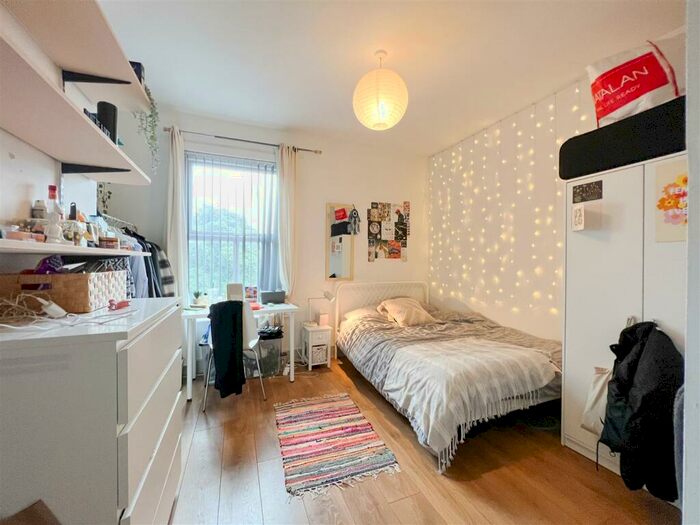 6 Bedroom House To Rent In Crookesmoor Road, Sheffield, S10