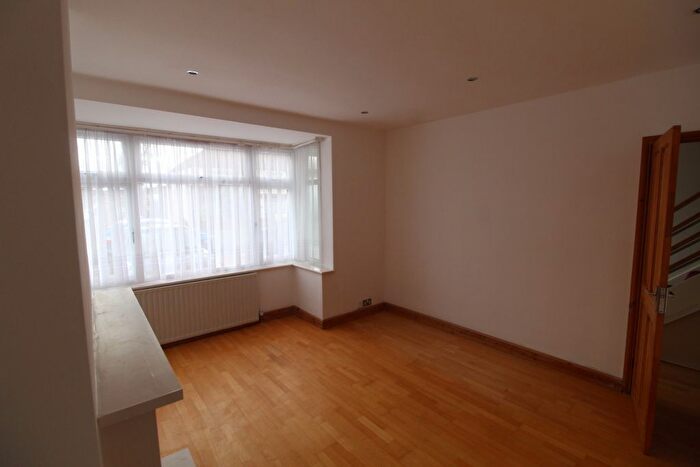 4 Bedroom Detached House To Rent In Avon Road, Greenford, UB6