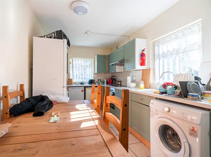 5 Bedroom House To Rent In Spooner Road, Broomhill, S10