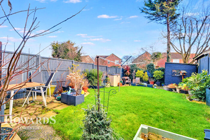 3 Bedroom Semi-Detached House For Sale In Swift Close, Lowestoft, NR33