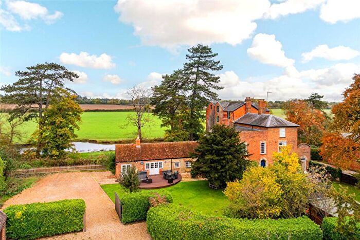 6 Bedroom Character Property To Rent In Watermill Lane, Wolverton Mill, Milton Keynes, MK12