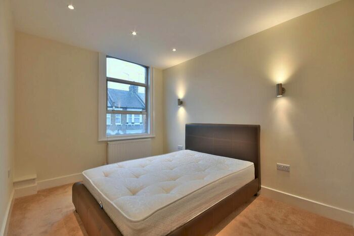 1 Bedroom Flat To Rent In Huddlestone Road, Willesden Green, NW2